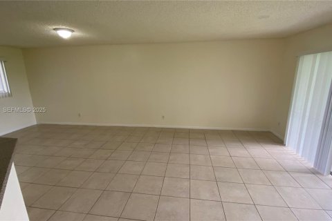 Купить кондоминиум в Окленд-Парк, Флорида 2 спальни, 94.76м2, № 1989410 - фото 10