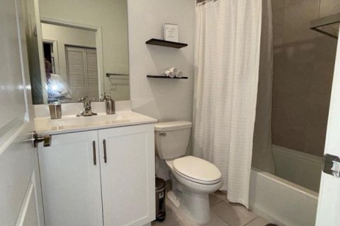 Townhouse in Miami, Florida 3 bedrooms, 137.96 sq.m. № 2083652 - photo 15