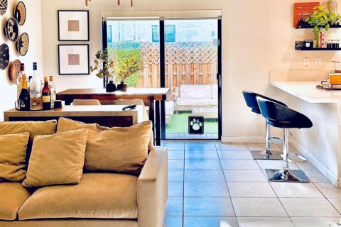 Townhouse in Miami, Florida 3 bedrooms, 137.96 sq.m. № 2083652 - photo 6