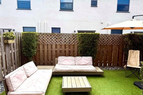 Townhouse in Miami, Florida 3 bedrooms, 137.96 sq.m. № 2083652 - photo 18