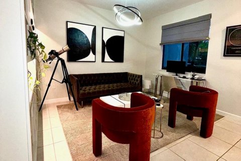 Townhouse in Miami, Florida 3 bedrooms, 137.96 sq.m. № 2083652 - photo 4