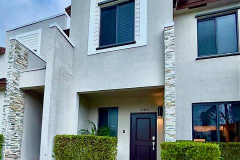 Townhouse in Miami, Florida 3 bedrooms, 137.96 sq.m. № 2083652 - photo 2