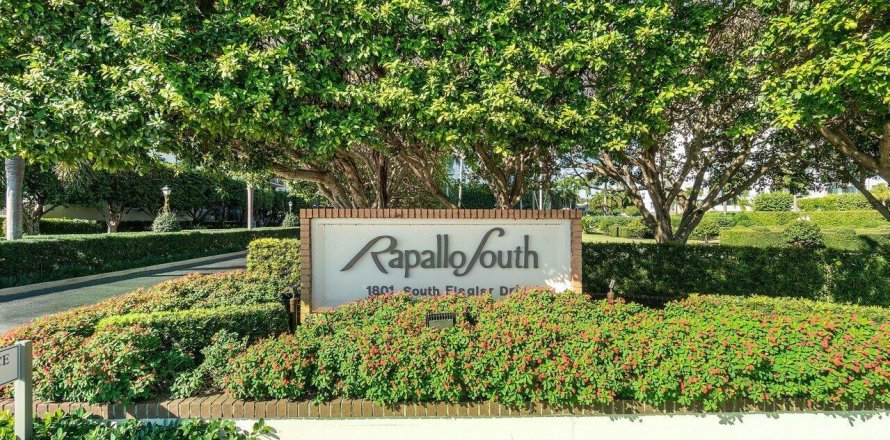 Condominio en West Palm Beach, Florida, 2 dormitorios № 1054757