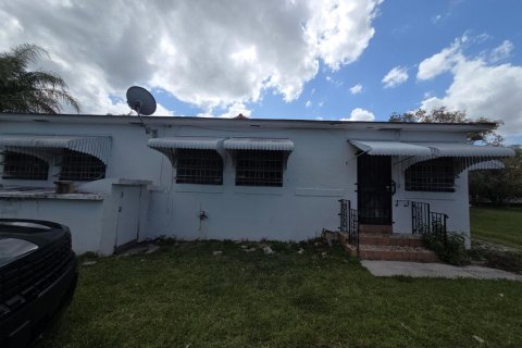 Villa ou maison à vendre à Florida City, Floride: 4 chambres, 182 m2 № 2077806 - photo 5