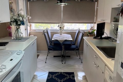 Copropriété à vendre à Aventura, Floride: 2 chambres, 149.11 m2 № 1966335 - photo 2