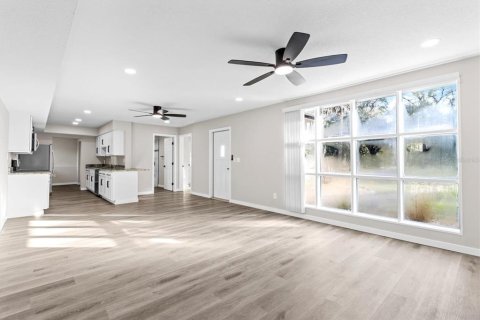 House in Crystal River, Florida 4 bedrooms, 182.92 sq.m. № 1559090 - photo 2