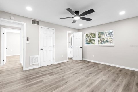 House in Crystal River, Florida 4 bedrooms, 182.92 sq.m. № 1559090 - photo 4