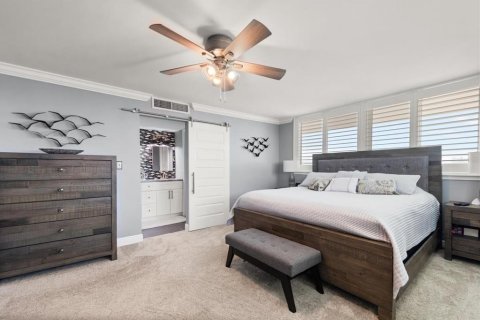 Condo in Redington Shores, Florida, 2 bedrooms № 2166670 - photo 15