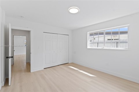 Villa ou maison à vendre à Hialeah, Floride: 4 chambres № 1943388 - photo 21
