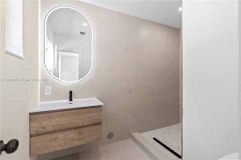 Villa ou maison à vendre à Hialeah, Floride: 4 chambres № 1943388 - photo 24