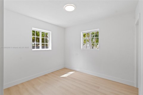 Villa ou maison à vendre à Hialeah, Floride: 4 chambres № 1943388 - photo 22