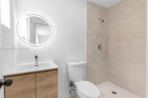 Villa ou maison à vendre à Hialeah, Floride: 4 chambres № 1943388 - photo 19