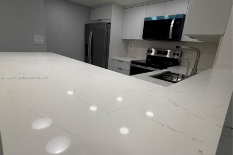 Купить кондоминиум в Санрайз, Флорида 3 спальни, 112.97м2, № 1939269 - фото 13