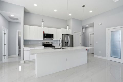 House in Lehigh Acres, Florida 3 bedrooms, 159.51 sq.m. № 2199675 - photo 9