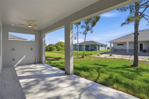 House in Lehigh Acres, Florida 3 bedrooms, 159.51 sq.m. № 2199675 - photo 28