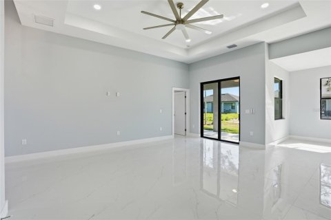 House in Lehigh Acres, Florida 3 bedrooms, 159.51 sq.m. № 2199675 - photo 4