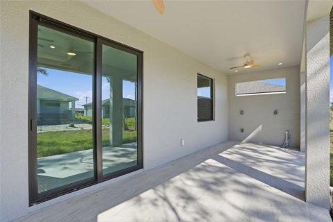 House in Lehigh Acres, Florida 3 bedrooms, 159.51 sq.m. № 2199675 - photo 29