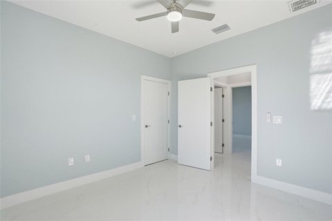 House in Lehigh Acres, Florida 3 bedrooms, 159.51 sq.m. № 2199675 - photo 23