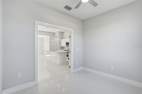 House in Lehigh Acres, Florida 3 bedrooms, 159.51 sq.m. № 2199675 - photo 15