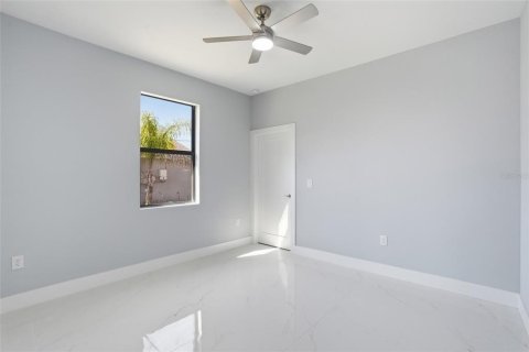 House in Lehigh Acres, Florida 3 bedrooms, 159.51 sq.m. № 2199675 - photo 25