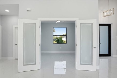 House in Lehigh Acres, Florida 3 bedrooms, 159.51 sq.m. № 2199675 - photo 13