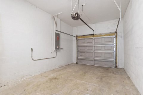 House in Tampa, Florida 3 bedrooms, 139.35 sq.m. № 2221353 - photo 19