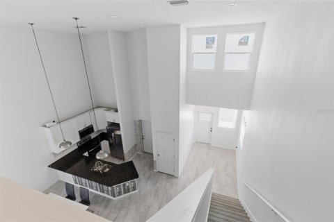 House in Tampa, Florida 3 bedrooms, 139.35 sq.m. № 2221353 - photo 18