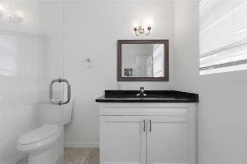 House in Tampa, Florida 3 bedrooms, 139.35 sq.m. № 2221353 - photo 12