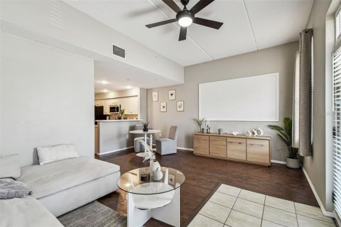 Condo in Tampa, Florida, 2 bedrooms  № 1826826 - photo 6