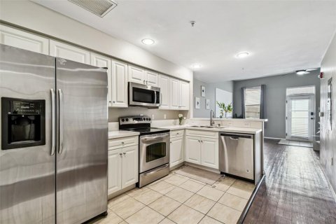 Condo in Tampa, Florida, 2 bedrooms  № 1826826 - photo 15