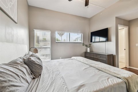 Condo in Tampa, Florida, 2 bedrooms  № 1826826 - photo 17