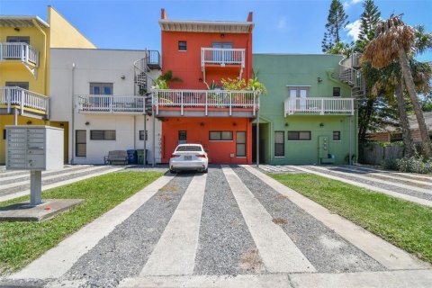 Condo in Tampa, Florida, 2 bedrooms  № 1826826 - photo 27