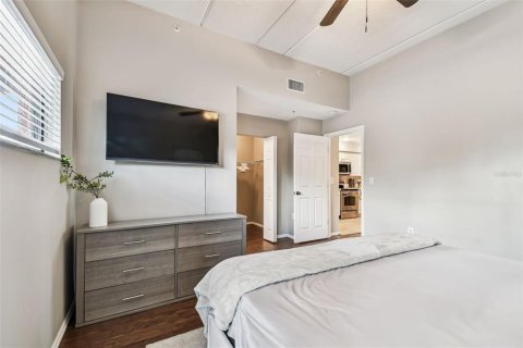 Condo in Tampa, Florida, 2 bedrooms  № 1826826 - photo 18