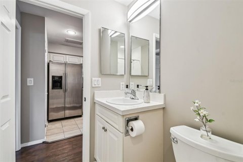 Condo in Tampa, Florida, 2 bedrooms  № 1826826 - photo 25