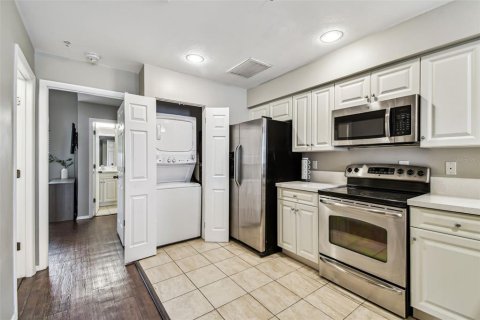 Condo in Tampa, Florida, 2 bedrooms  № 1826826 - photo 13