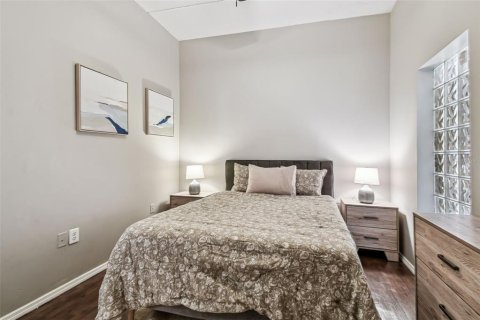 Condo in Tampa, Florida, 2 bedrooms  № 1826826 - photo 22