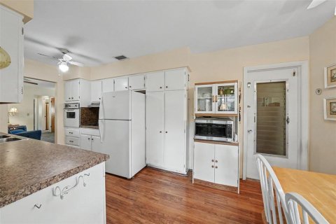 Casa en venta en Clearwater, Florida, 2 dormitorios, 117.06 m2 № 2377478 - foto 12