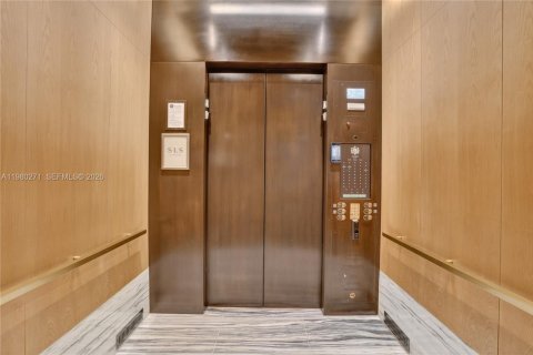 Condo in Miami, Florida, 2 bedrooms № 2181989 - photo 21