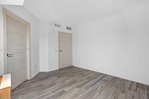 Condo in Miami, Florida, 2 bedrooms № 2181989 - photo 14