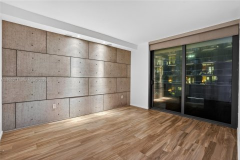 Condo in Miami, Florida, 2 bedrooms № 2181989 - photo 8