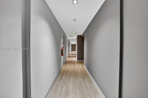 Condo in Miami, Florida, 2 bedrooms № 2181989 - photo 22