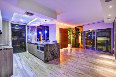 Condo in Miami, Florida, 2 bedrooms № 2181989