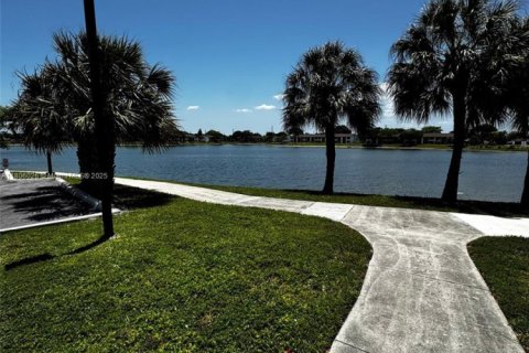 Copropriété à vendre à Oakland Park, Floride: 2 chambres, 82.68 m2 № 1864492 - photo 9
