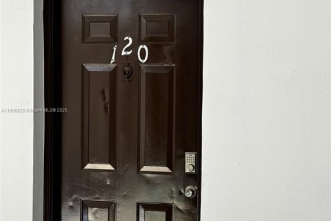 Copropriété à vendre à Oakland Park, Floride: 2 chambres, 82.68 m2 № 1864492 - photo 2