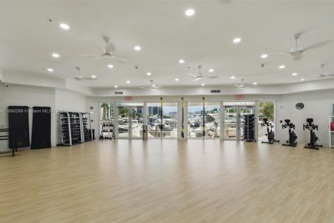Condo in Aventura, Florida, 3 bedrooms  № 1943847 - photo 27