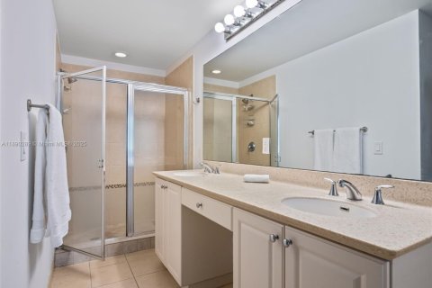 Condo in Aventura, Florida, 3 bedrooms  № 1943847 - photo 14