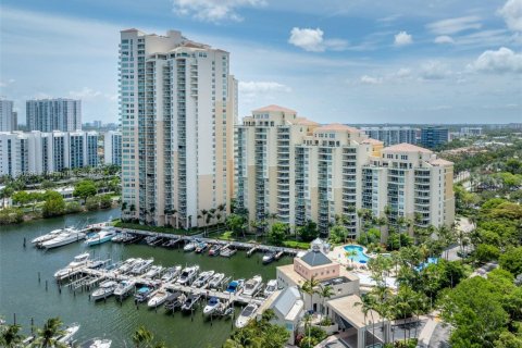 Condo in Aventura, Florida, 3 bedrooms  № 1943847 - photo 30