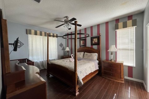 Casa en venta en Kissimmee, Florida, 8 dormitorios, 267.65 m2 № 1578326 - foto 6