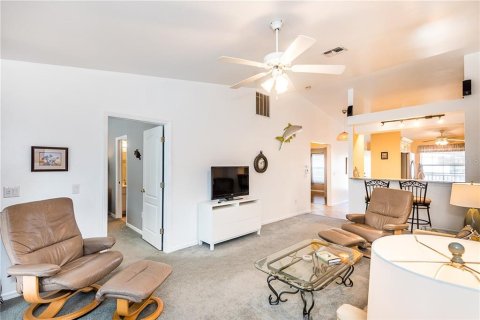 Condo in Lake Suzy, Florida, 2 bedrooms  № 248662 - photo 21