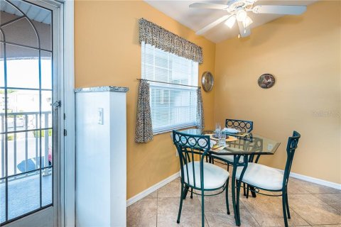 Condo in Lake Suzy, Florida, 2 bedrooms  № 248662 - photo 7